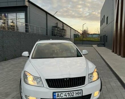 Белый Шкода Октавия, объемом двигателя 1.8 л и пробегом 267 тыс. км за 8250 $, фото 1 на Automoto.ua