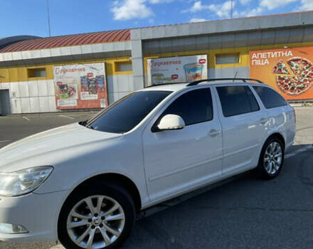 Белый Шкода Октавия, объемом двигателя 1.6 л и пробегом 291 тыс. км за 8200 $, фото 1 на Automoto.ua