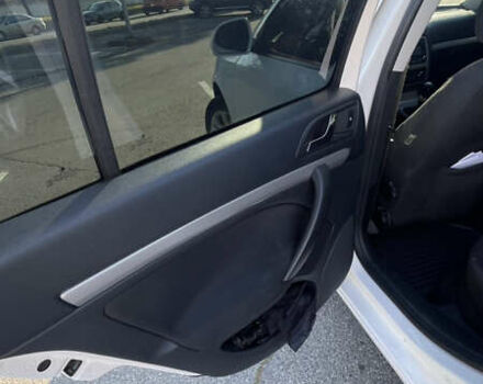 Белый Шкода Октавия, объемом двигателя 1.6 л и пробегом 291 тыс. км за 8200 $, фото 15 на Automoto.ua