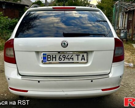Білий Шкода Октавія, об'ємом двигуна 1.6 л та пробігом 303 тис. км за 6500 $, фото 1 на Automoto.ua