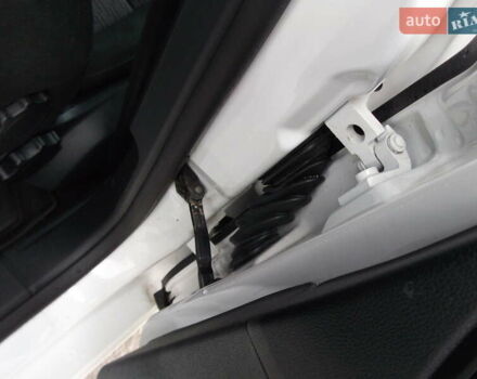 Білий Шкода Октавія, об'ємом двигуна 1.2 л та пробігом 260 тис. км за 6999 $, фото 14 на Automoto.ua