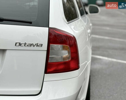 Белый Шкода Октавия, объемом двигателя 1.6 л и пробегом 204 тыс. км за 8999 $, фото 24 на Automoto.ua
