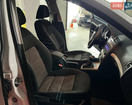 Шкода Октавия 2010 в Хмельницком на Automoto.ua Белый Шкода Октавия, объемом двигателя 1.6 л и пробегом 357 тыс. км за 5900 $, фото 5 на Automoto.ua