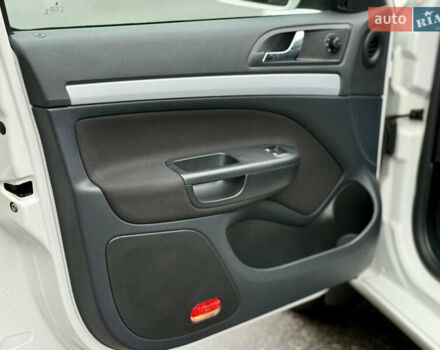 Белый Шкода Октавия, объемом двигателя 1.6 л и пробегом 204 тыс. км за 8999 $, фото 31 на Automoto.ua