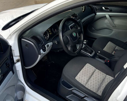 Белый Шкода Октавия, объемом двигателя 1.8 л и пробегом 317 тыс. км за 6900 $, фото 8 на Automoto.ua