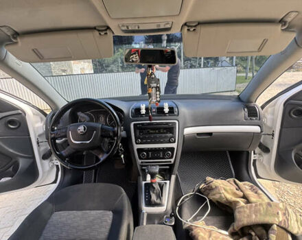 Білий Шкода Октавія, об'ємом двигуна 1.6 л та пробігом 270 тис. км за 7000 $, фото 13 на Automoto.ua