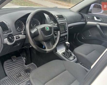 Белый Шкода Октавия, объемом двигателя 1.6 л и пробегом 258 тыс. км за 7900 $, фото 7 на Automoto.ua