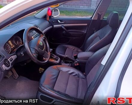 Белый Шкода Октавия, объемом двигателя 1.6 л и пробегом 294 тыс. км за 8100 $, фото 5 на Automoto.ua