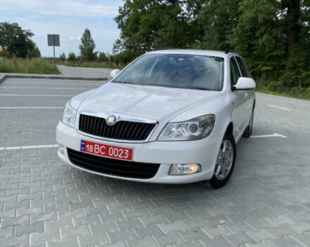 Білий Шкода Октавія, об'ємом двигуна 1.8 л та пробігом 204 тис. км за 6790 $, фото 2 на Automoto.ua