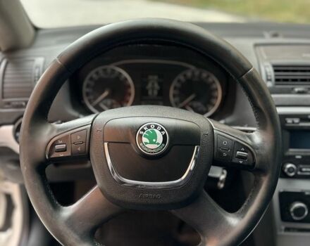 Шкода Октавія 2010 у Нетешине на Automoto.ua Білий Шкода Октавія, об'ємом двигуна 1.6 л та пробігом 357 тис. км за 5499 $, фото 11 на Automoto.ua
