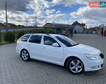Белый Шкода Октавия, объемом двигателя 1.6 л и пробегом 275 тыс. км за 7800 $, фото 2 на Automoto.ua
