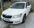 Белый Шкода Октавия, объемом двигателя 1.6 л и пробегом 240 тыс. км за 6100 $, фото 1 на Automoto.ua