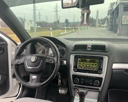 Белый Шкода Октавия, объемом двигателя 1.97 л и пробегом 298 тыс. км за 9999 $, фото 49 на Automoto.ua