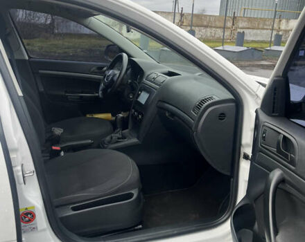 Белый Шкода Октавия, объемом двигателя 1.4 л и пробегом 164 тыс. км за 7400 $, фото 8 на Automoto.ua