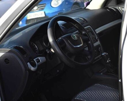 Білий Шкода Октавія, об'ємом двигуна 1.6 л та пробігом 259 тис. км за 7200 $, фото 6 на Automoto.ua
