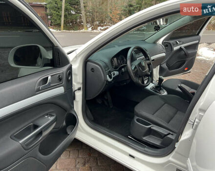 Белый Шкода Октавия, объемом двигателя 1.6 л и пробегом 309 тыс. км за 7499 $, фото 44 на Automoto.ua