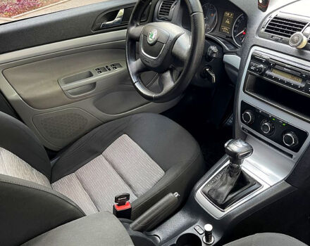 Белый Шкода Октавия, объемом двигателя 1.8 л и пробегом 317 тыс. км за 6900 $, фото 10 на Automoto.ua