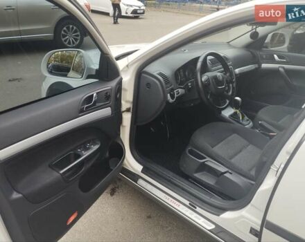 Білий Шкода Октавія, об'ємом двигуна 1.8 л та пробігом 251 тис. км за 10000 $, фото 9 на Automoto.ua