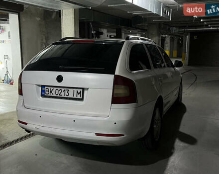 Шкода Октавия 2010 в Хмельницком на Automoto.ua Белый Шкода Октавия, объемом двигателя 1.6 л и пробегом 357 тыс. км за 5900 $, фото 3 на Automoto.ua