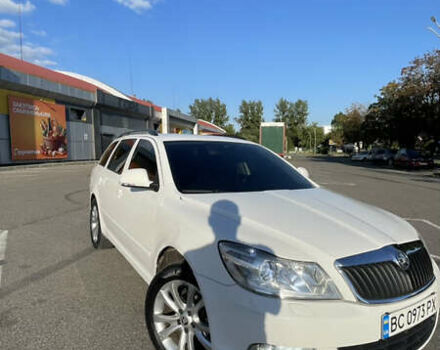 Белый Шкода Октавия, объемом двигателя 1.6 л и пробегом 291 тыс. км за 8200 $, фото 6 на Automoto.ua