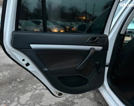 Белый Шкода Октавия, объемом двигателя 1.8 л и пробегом 316 тыс. км за 7290 $, фото 9 на Automoto.ua