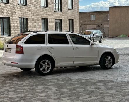 Шкода Октавія 2010 у Нетешине на Automoto.ua Білий Шкода Октавія, об'ємом двигуна 1.6 л та пробігом 357 тис. км за 5499 $, фото 4 на Automoto.ua