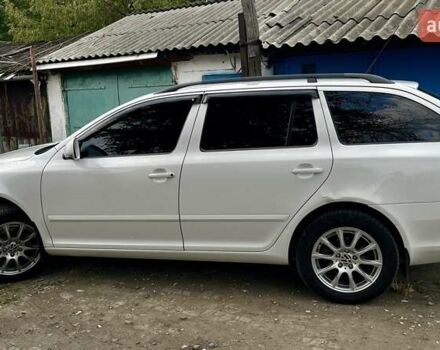 Белый Шкода Октавия, объемом двигателя 1.6 л и пробегом 302 тыс. км за 6600 $, фото 3 на Automoto.ua