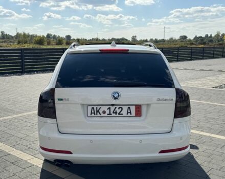 Белый Шкода Октавия, объемом двигателя 2 л и пробегом 311 тыс. км за 10999 $, фото 3 на Automoto.ua