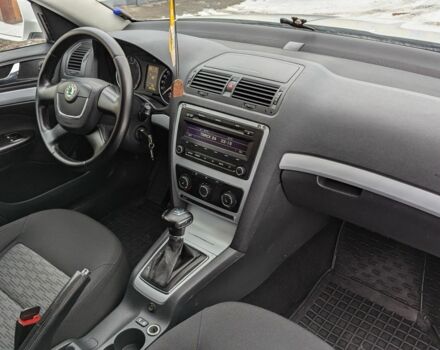 Білий Шкода Октавія, об'ємом двигуна 1.6 л та пробігом 280 тис. км за 7900 $, фото 7 на Automoto.ua