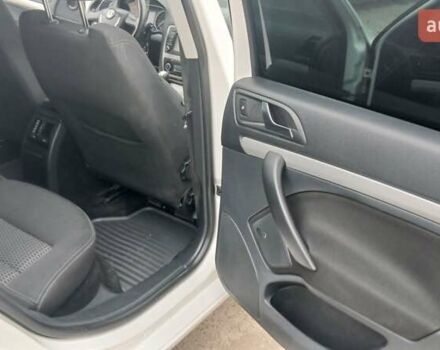 Белый Шкода Октавия, объемом двигателя 1.6 л и пробегом 258 тыс. км за 7900 $, фото 16 на Automoto.ua