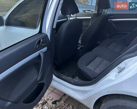Белый Шкода Октавия, объемом двигателя 1.8 л и пробегом 260 тыс. км за 6600 $, фото 6 на Automoto.ua