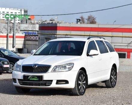 Білий Шкода Октавія, об'ємом двигуна 1.6 л та пробігом 259 тис. км за 7200 $, фото 4 на Automoto.ua