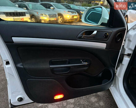 Білий Шкода Октавія, об'ємом двигуна 1.8 л та пробігом 316 тис. км за 7290 $, фото 19 на Automoto.ua