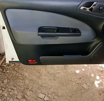 Белый Шкода Октавия, объемом двигателя 1.6 л и пробегом 192 тыс. км за 6500 $, фото 9 на Automoto.ua