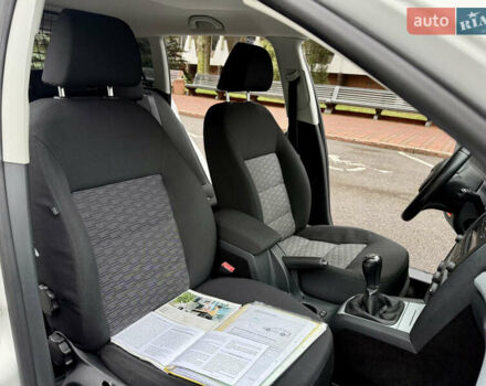 Белый Шкода Октавия, объемом двигателя 1.6 л и пробегом 204 тыс. км за 8999 $, фото 49 на Automoto.ua