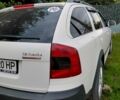 Белый Шкода Октавия, объемом двигателя 1.8 л и пробегом 205 тыс. км за 8000 $, фото 1 на Automoto.ua