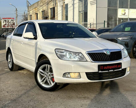 Белый Шкода Октавия, объемом двигателя 1.8 л и пробегом 233 тыс. км за 8300 $, фото 1 на Automoto.ua
