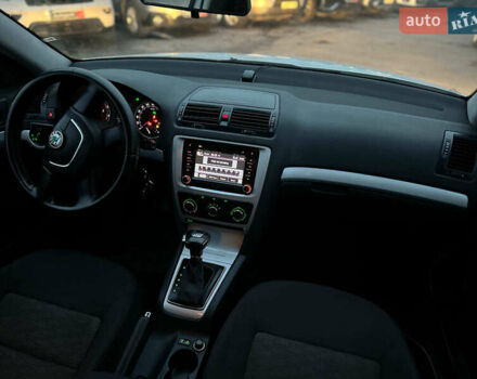 Білий Шкода Октавія, об'ємом двигуна 1.8 л та пробігом 316 тис. км за 7290 $, фото 14 на Automoto.ua