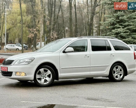 Белый Шкода Октавия, объемом двигателя 1.6 л и пробегом 204 тыс. км за 8999 $, фото 2 на Automoto.ua