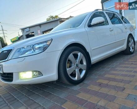 Белый Шкода Октавия, объемом двигателя 1.8 л и пробегом 182 тыс. км за 8000 $, фото 2 на Automoto.ua