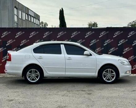 Білий Шкода Октавія, об'ємом двигуна 1.8 л та пробігом 233 тис. км за 8200 $, фото 3 на Automoto.ua