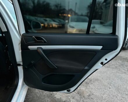 Белый Шкода Октавия, объемом двигателя 1.8 л и пробегом 316 тыс. км за 7290 $, фото 13 на Automoto.ua