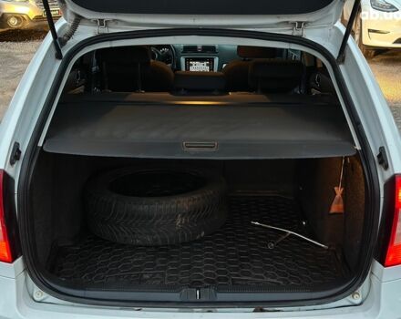 Белый Шкода Октавия, объемом двигателя 1.8 л и пробегом 316 тыс. км за 7290 $, фото 11 на Automoto.ua