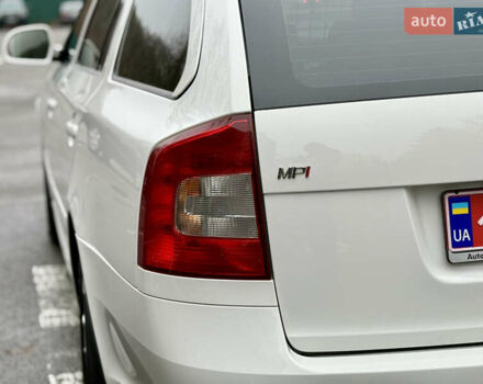 Белый Шкода Октавия, объемом двигателя 1.6 л и пробегом 204 тыс. км за 8999 $, фото 25 на Automoto.ua