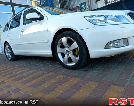 Білий Шкода Октавія, об'ємом двигуна 1.8 л та пробігом 182 тис. км за 8000 $, фото 3 на Automoto.ua
