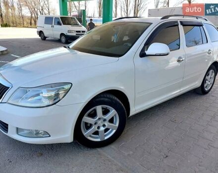 Белый Шкода Октавия, объемом двигателя 1.6 л и пробегом 289 тыс. км за 6800 $, фото 10 на Automoto.ua