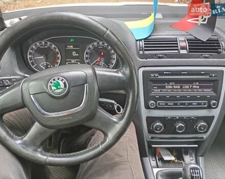 Шкода Октавія 2010 у Самборе на Automoto.ua Білий Шкода Октавія, об'ємом двигуна 1.6 л та пробігом 300 тис. км за 7700 $, фото 3 на Automoto.ua