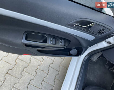 Белый Шкода Октавия, объемом двигателя 1.8 л и пробегом 230 тыс. км за 8500 $, фото 10 на Automoto.ua