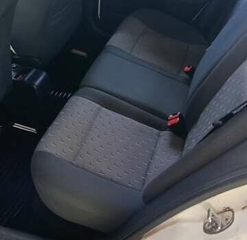 Белый Шкода Октавия, объемом двигателя 1.6 л и пробегом 192 тыс. км за 6500 $, фото 8 на Automoto.ua