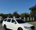 Белый Шкода Октавия, объемом двигателя 1.8 л и пробегом 240 тыс. км за 7299 $, фото 1 на Automoto.ua